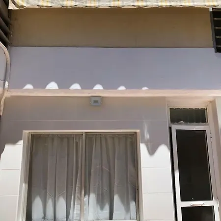 Calle De Frederica Montseny 'politica' Casa O Chalet Βαλένθια